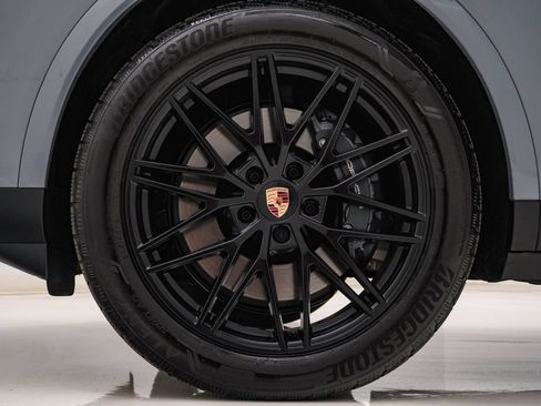 Certified 2026 Porsche Cayenne Coupe AWD/4WD image 13