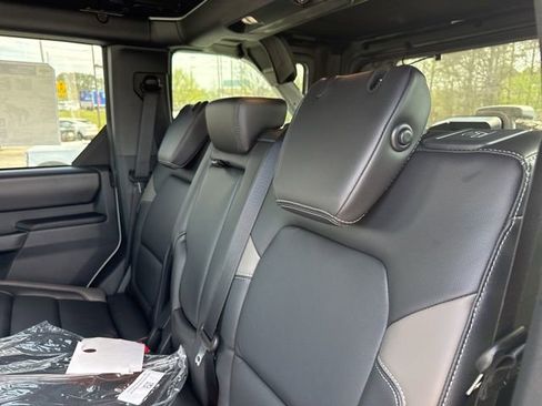 New 2026 Ford Bronco Outer Banks w/ Sasquatch Package image 24