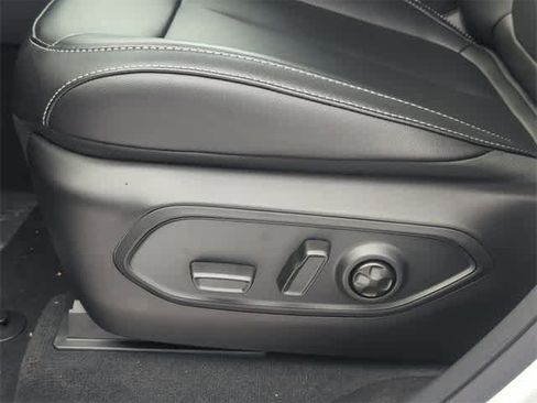 New 2025 Jeep Grand Cherokee L Limited image 17