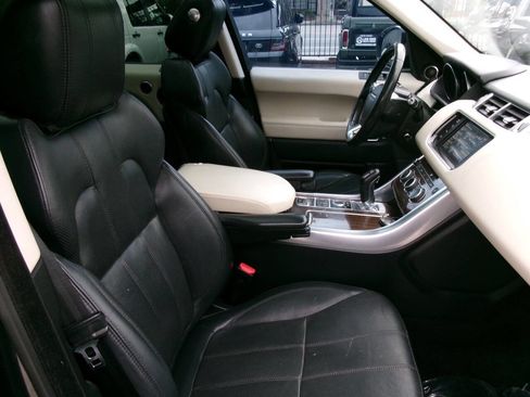 Used 2014 Land Rover Range Rover Sport HSE AWD/4WD image 12