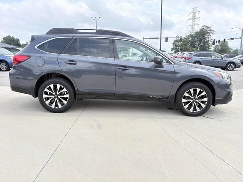 Used 2017 Subaru Outback 2.5i Limited AWD/4WD image 4