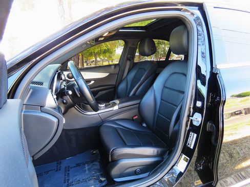 Used 2021 Mercedes-Benz C 300 Sedan image 22