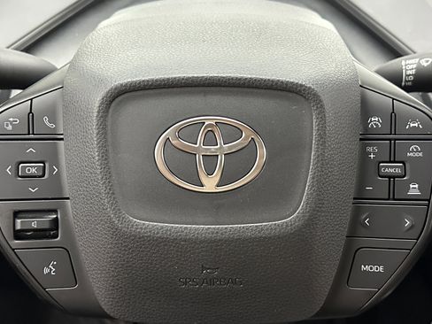 Used 2025 Toyota Prius LE image 18