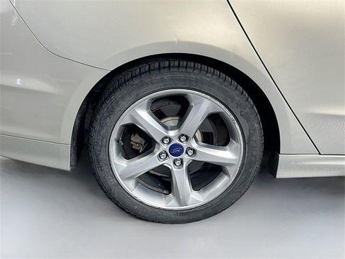 Used 2015 Ford Fusion SE w/ Equipment Group 201A image 33