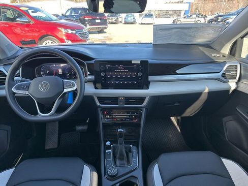 New 2026 Volkswagen Taos SEL image 12