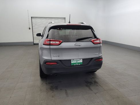 Used 2017 Jeep Cherokee Latitude w/ True North Edition AWD/4WD image 6