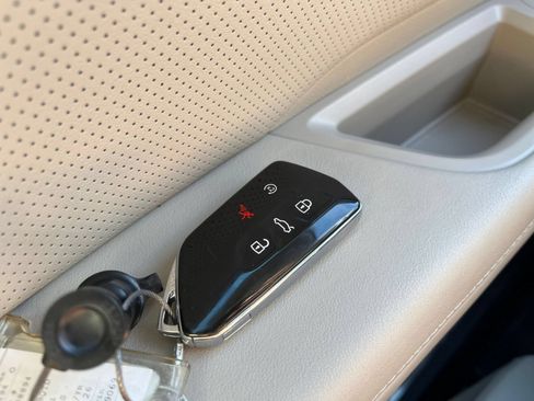Used 2026 Volkswagen Atlas SE FWD image 21