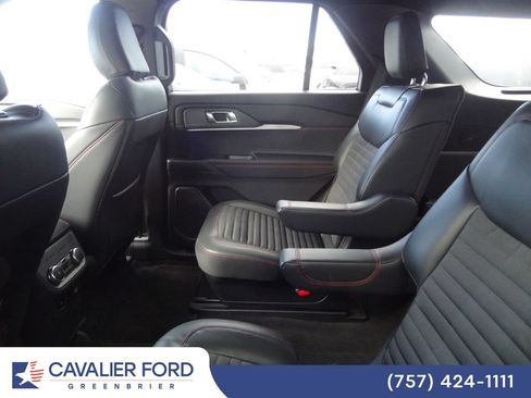 Used 2026 Ford Explorer ST-Line w/ ST-Line Street Pack AWD/4WD image 8