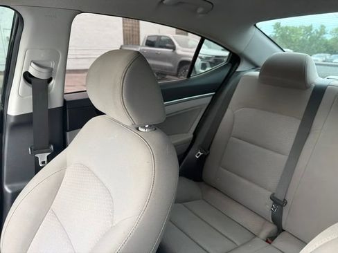 Used 2019 Hyundai Elantra SEL FWD image 53