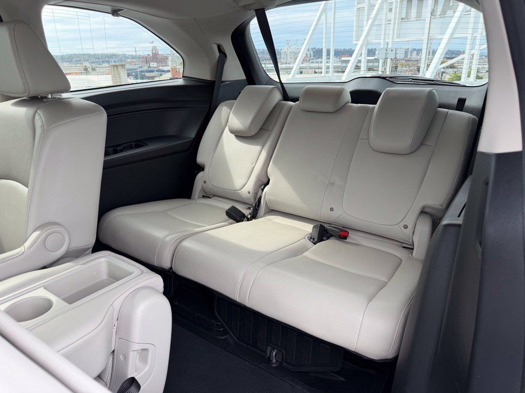 Used 2025 Honda Odyssey EX-L image 13
