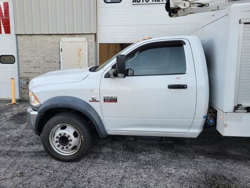 Used 2017 RAM 5500 Tradesman w/ Power & Remote Entry Group image 9