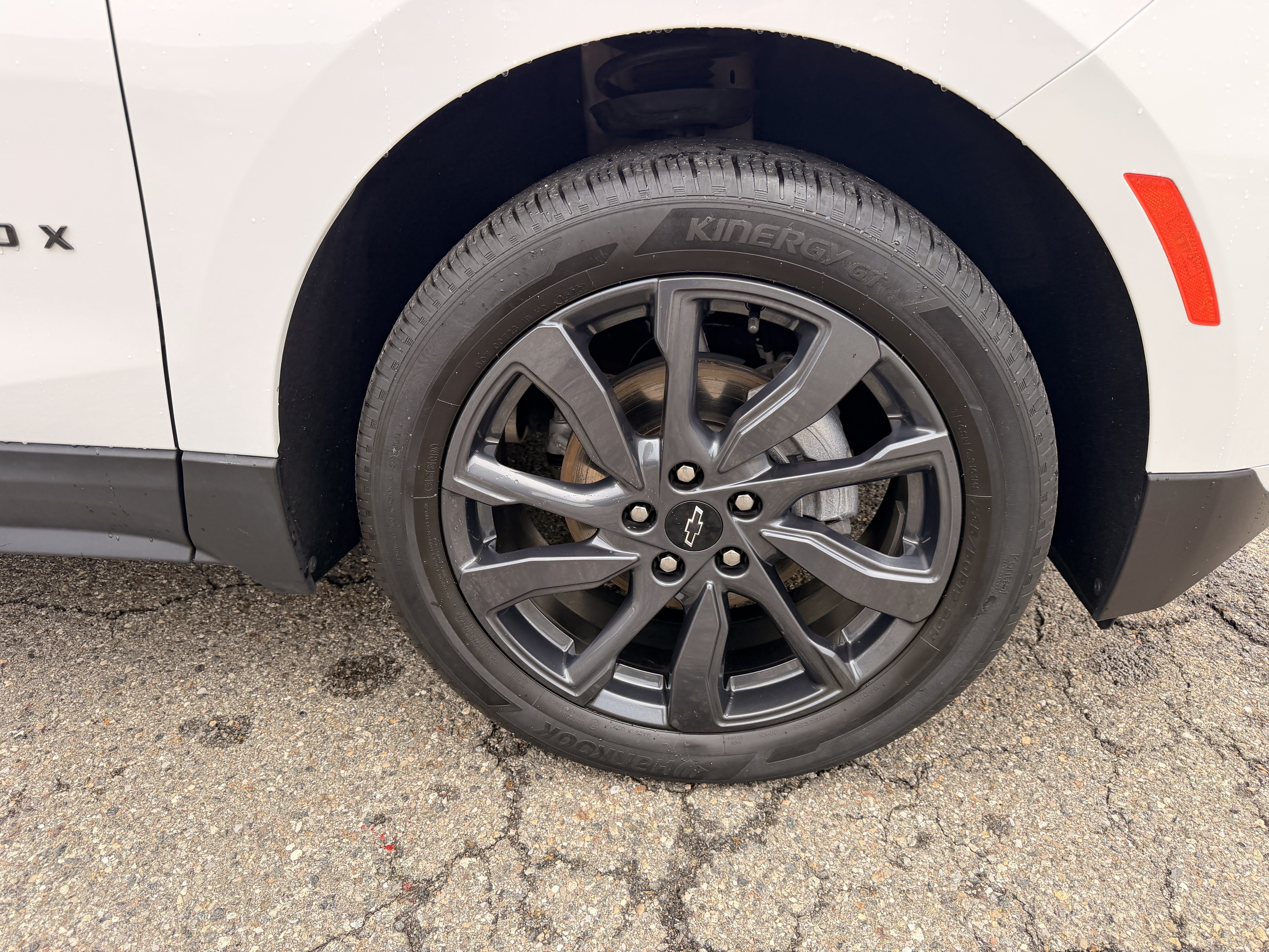 Used 2024 Chevrolet Equinox RS w/ LPO, Floor Liner Package AWD/4WD image 11
