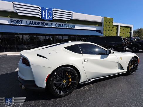 Used 2020 Ferrari 812 Superfast image 6