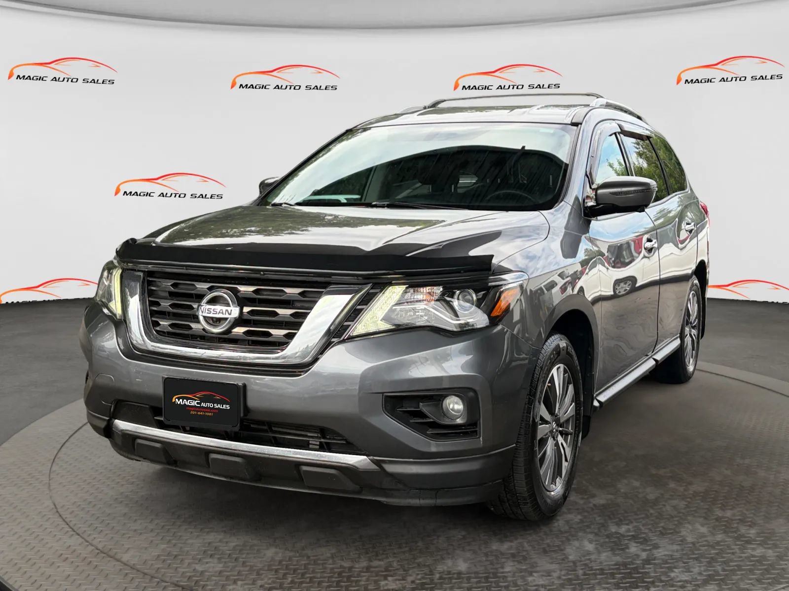 Used 2017 Nissan Pathfinder SL AWD/4WD image 1