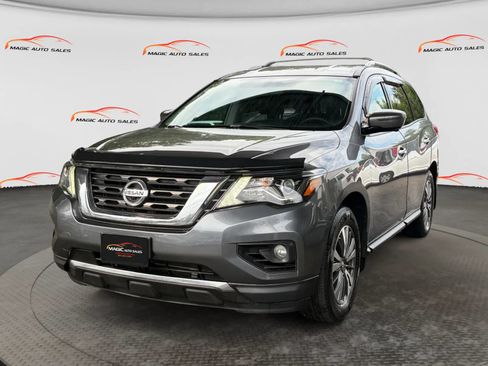 Used 2017 Nissan Pathfinder SL AWD/4WD image 1