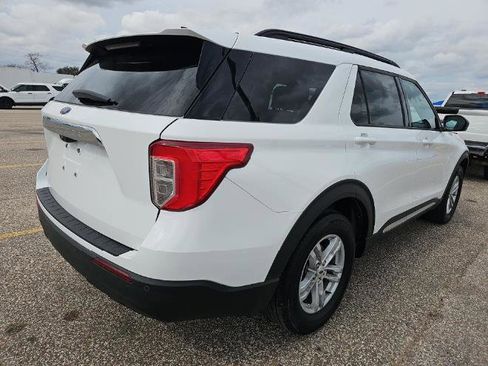 Used 2023 Ford Explorer XLT image 5