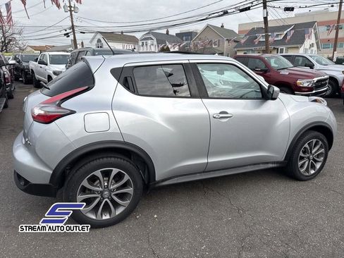 Used 2017 Nissan Juke SV image 11