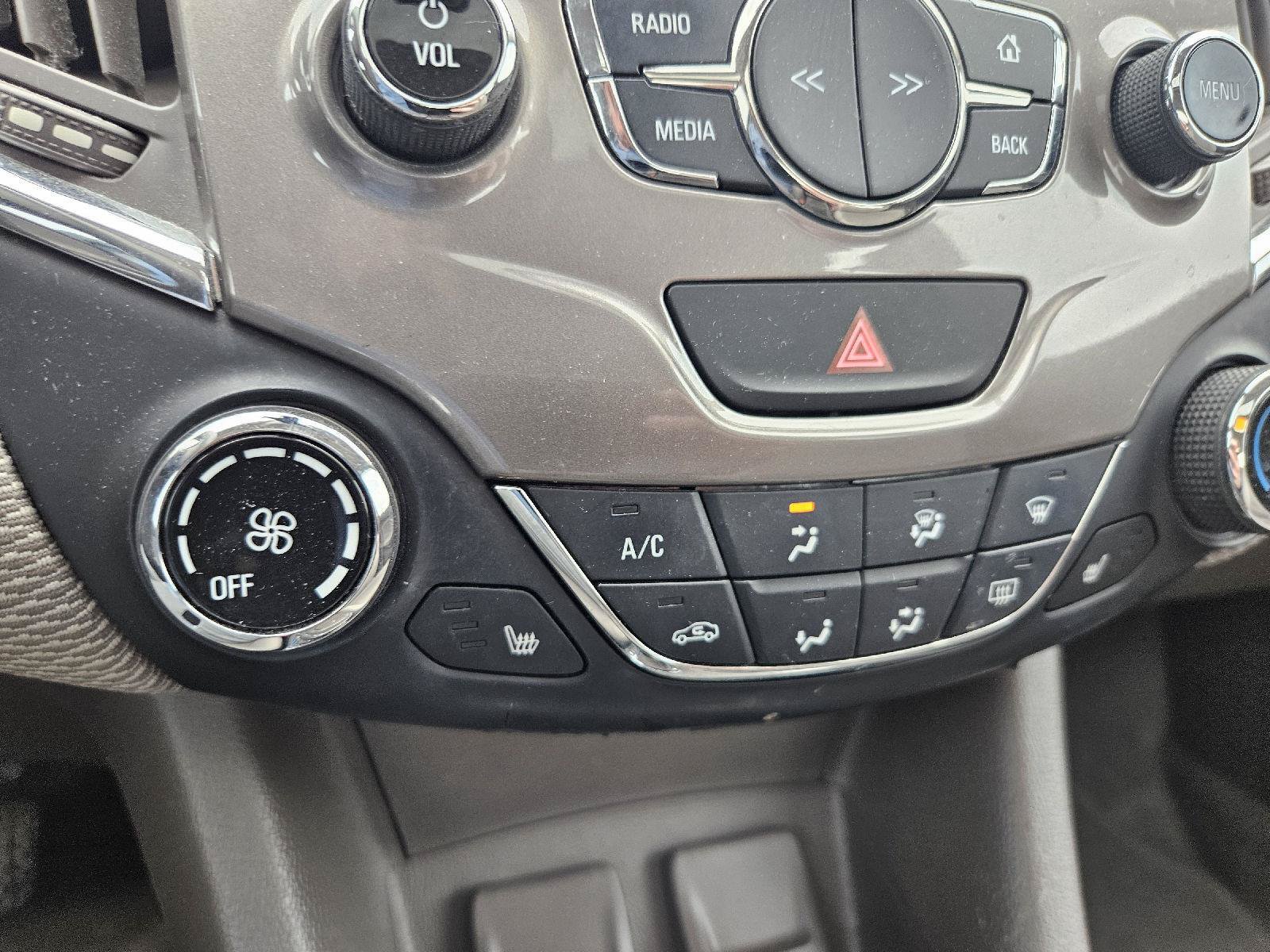 Used 2018 Chevrolet Cruze LT w/ Sun And Sound Package FWD image 15