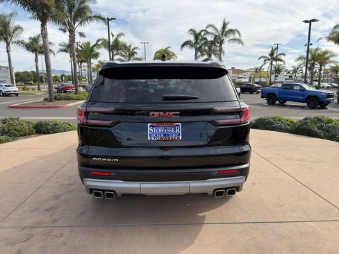 Used 2025 GMC Acadia Elevation image 4