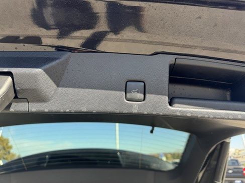 Certified 2025 Ford Escape Platinum w/ Premium Technology Package image 30