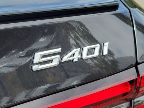Used 2024 BMW 540i xDrive w/ Executive Package image 34