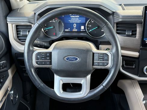 Used 2024 Ford Expedition Limited image 27