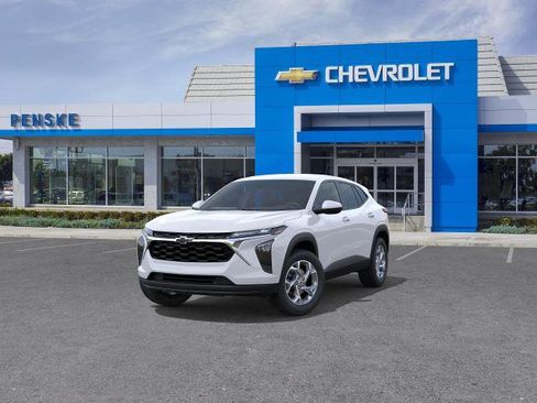 New 2026 Chevrolet Trax LS w/ LS Convenience Package FWD image 8