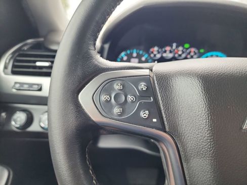 Used 2020 Chevrolet Suburban Premier w/ Premier Plus Edition image 22