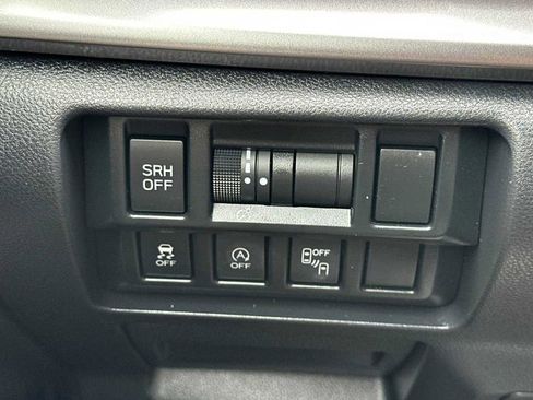 Used 2022 Subaru Crosstrek 2.5i Limited w/ Popular Package #4 image 30