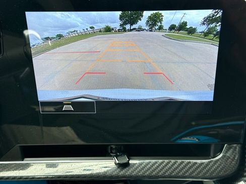 Used 2021 Chevrolet Corvette Stingray Convertible w/ 1LT image 23