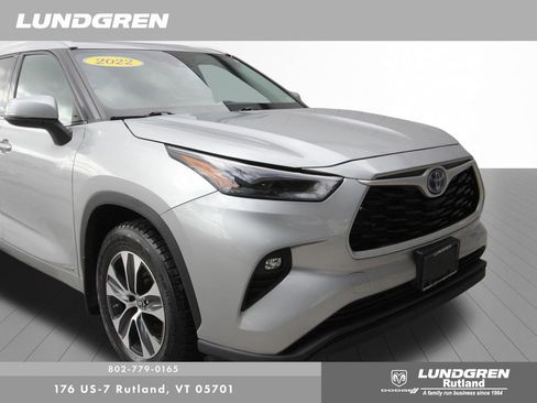 Used 2022 Toyota Highlander XLE image 48