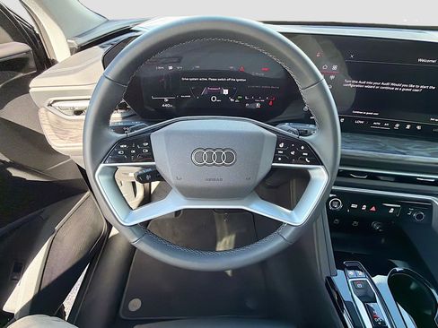 Certified 2025 Audi Q5 Prestige image 38