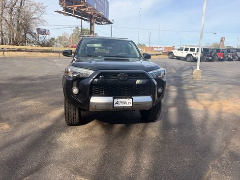 Used 2017 Toyota 4Runner TRD Off-Road image 7