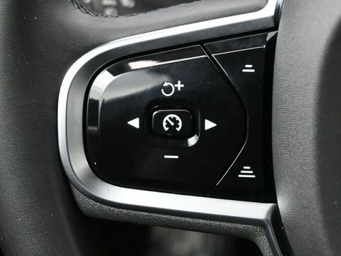 Used 2024 Volvo XC60 B5 Plus w/ Protection Package Premier image 7