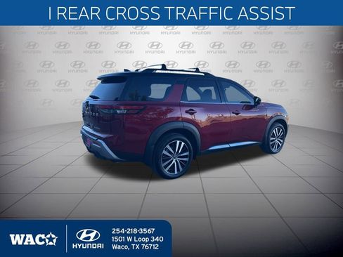 Used 2024 Nissan Pathfinder Platinum image 15