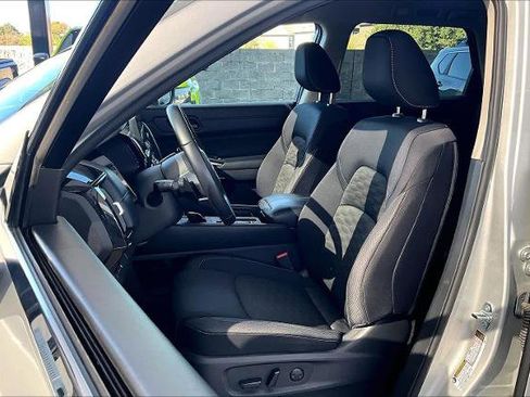 Certified 2024 Nissan Pathfinder SV image 7