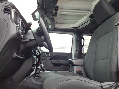 Certified 2022 Jeep Gladiator Willys image 22