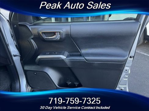 Used 2017 Toyota Tacoma TRD Off-Road image 30