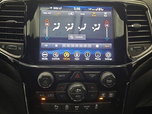 Used 2020 Jeep Grand Cherokee Altitude image 20