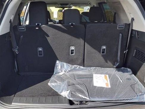 New 2025 Nissan Pathfinder SV image 36