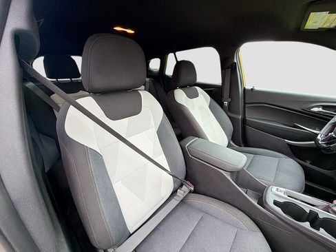 Used 2024 Chevrolet Trax RS w/ Driver Confidence Package FWD image 24