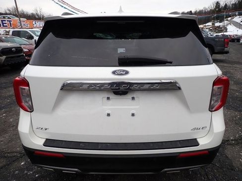 Certified 2022 Ford Explorer XLT w/ Equipment Group 202A image 7