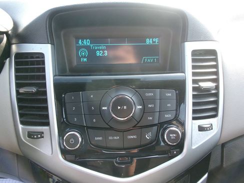 Used 2014 Chevrolet Cruze LS FWD image 16