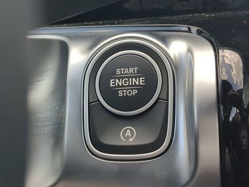 New 2025 Mercedes-Benz GLB 250 image 14