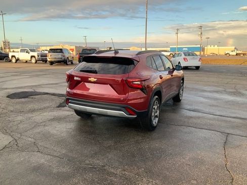 Certified 2025 Chevrolet Trax LT image 7