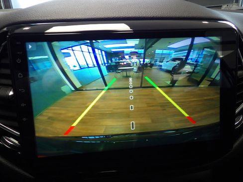 Used 2018 Jeep Compass Latitude w/ Cold Weather Group image 36