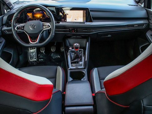 Used 2024 Volkswagen GTI Autobahn image 37