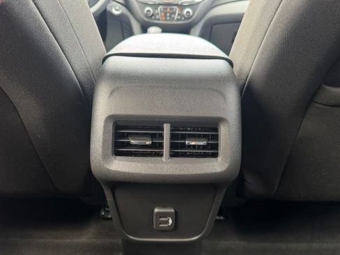 Used 2023 Chevrolet Equinox LT AWD/4WD image 9