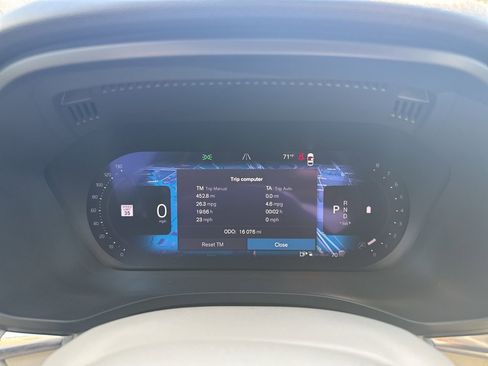 Certified 2024 Volvo XC60 B5 Plus w/ Protection Package Premier image 23