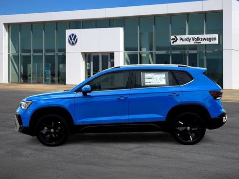 New 2026 Volkswagen Taos SE FWD image 5